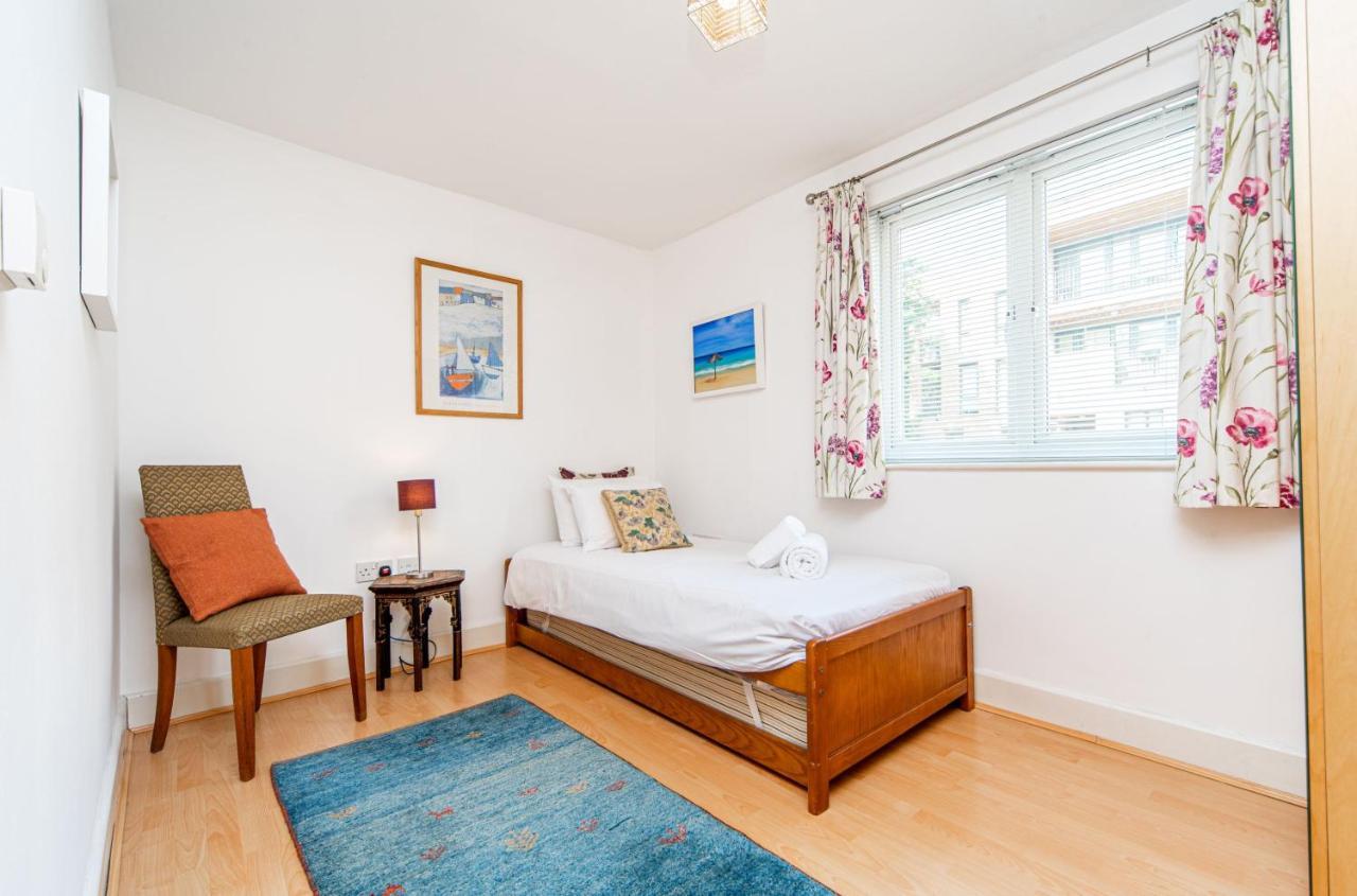 Pass The Keys Delightful Close To River In Se16 Londres